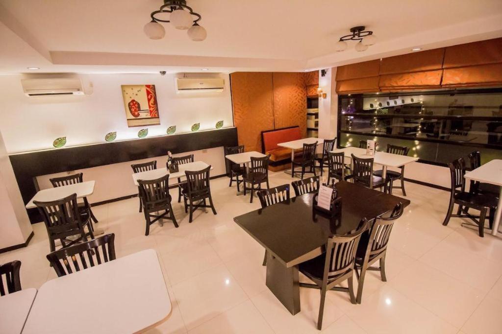 The Red Palm Suites And Restaurant Butuan City Zewnętrze zdjęcie