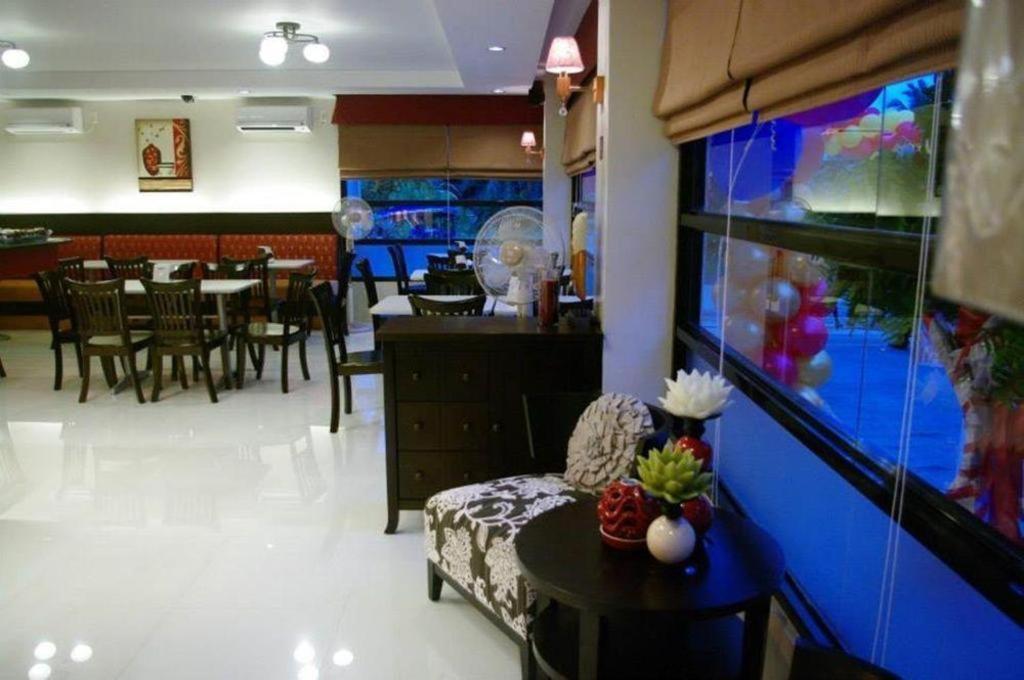 The Red Palm Suites And Restaurant Butuan City Zewnętrze zdjęcie