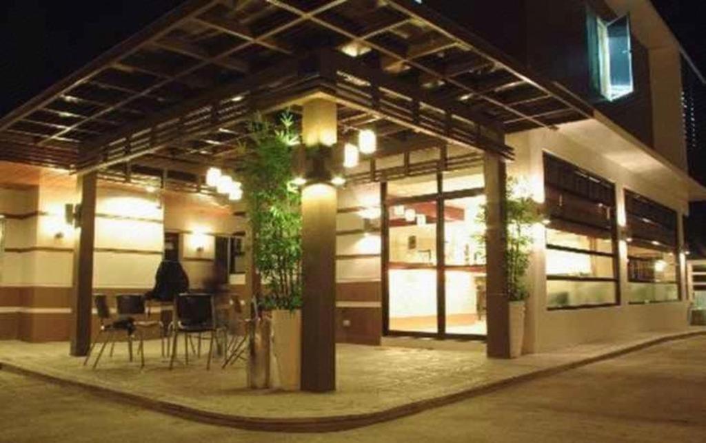 The Red Palm Suites And Restaurant Butuan City Zewnętrze zdjęcie